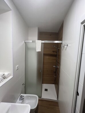 Hair dryer, towels, soap, toilet paper - Studio right in the center (Sevilla)