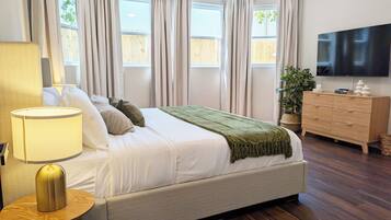 3 slaapkamers, een strijkplank/strijkijzer, wifi, beddengoed