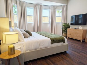 3 chambres, fer et planche à repasser, Wi-Fi, draps fournis