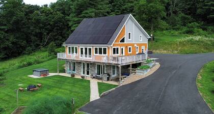 Spectacular Buckleberry View Hot Tub Fireplace Jacuzzi