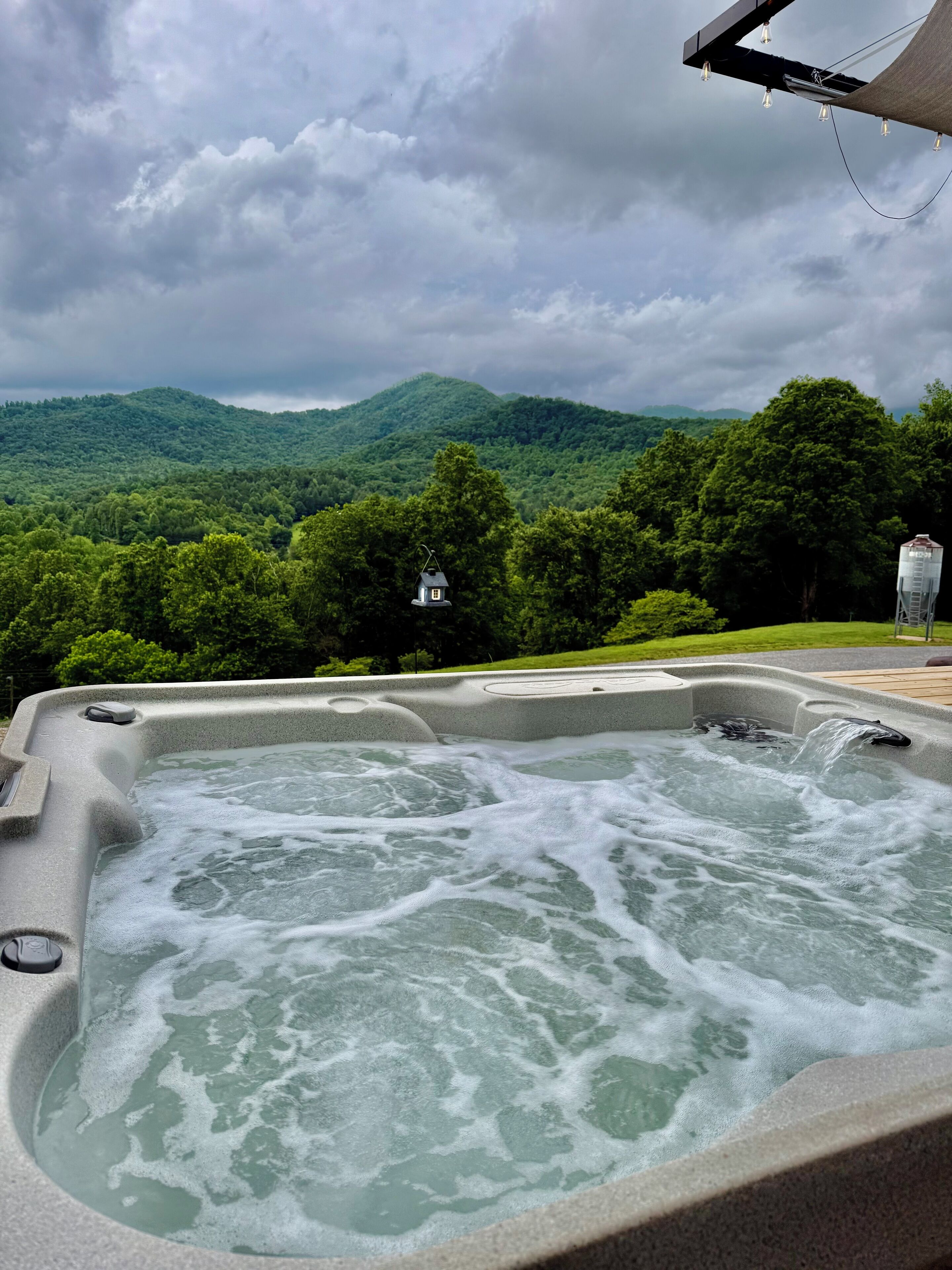 Tina de hidromasaje al aire libre