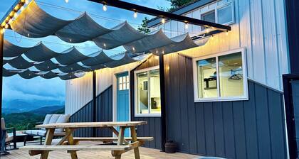 Tiny Tin Haven • Mountain Views + Private Deck