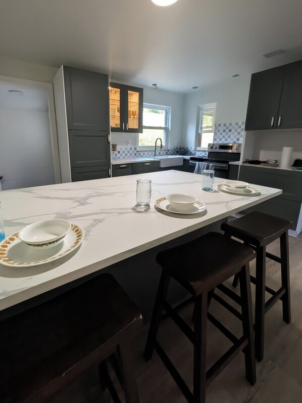 Microwave, oven, stovetop, dishwasher