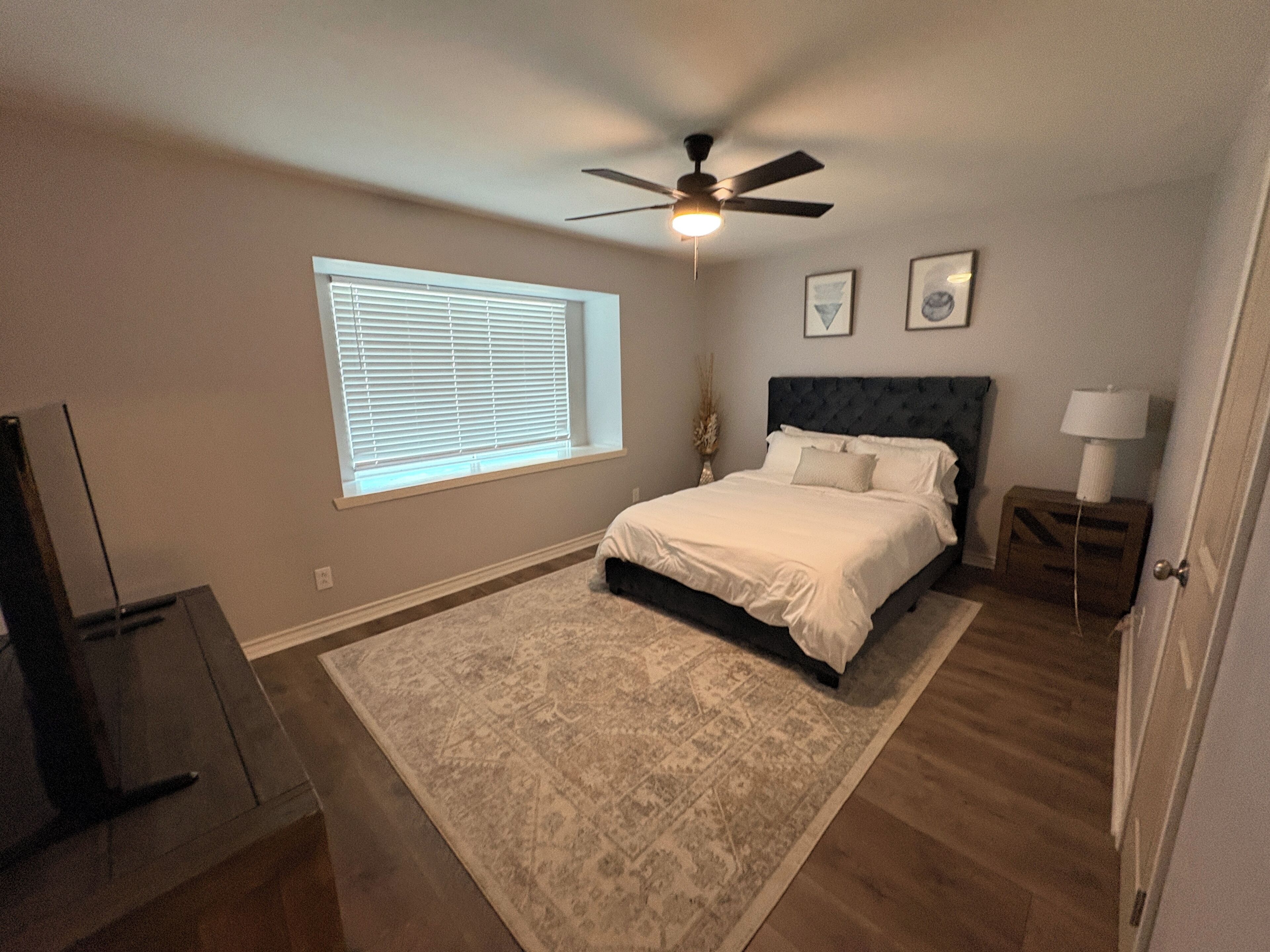 3 bedrooms, iron/ironing board, WiFi, bed sheets