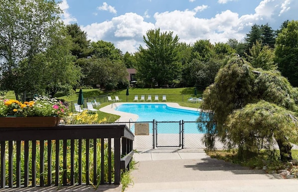 Piscine extérieure, piscine chauffée