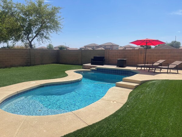 Outdoor pool - Desert Mirage- Pool oasis near Westgate fun (El Mirage)