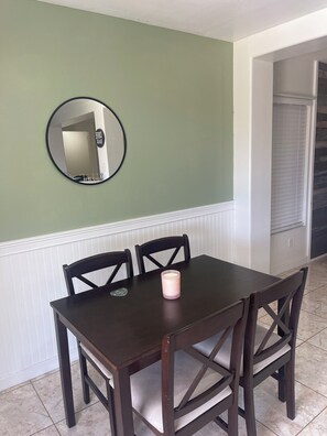 Dining - Desert Mirage- Pool oasis near Westgate fun (El Mirage)