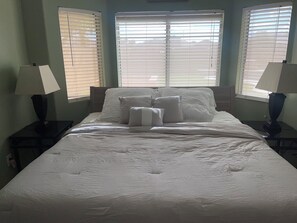 3 bedrooms, free WiFi, bed sheets, wheelchair access - Desert Mirage- Pool oasis near Westgate fun (El Mirage)