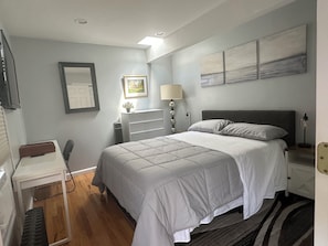 1 habitación, tabla de planchar con plancha, wifi y ropa de cama