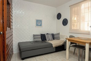 Leilighet, delvis havutsikt | Oppholdsområde