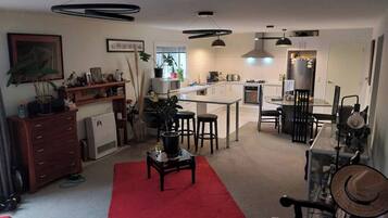 Shared Dormitory, 1 Bedroom, Accessible, Smoking | Living room