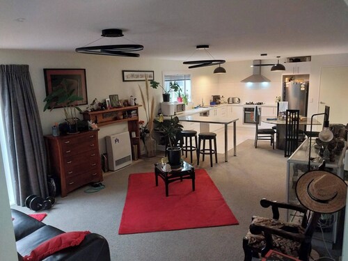 Room-room C Flat 2 33a Ventnor Street