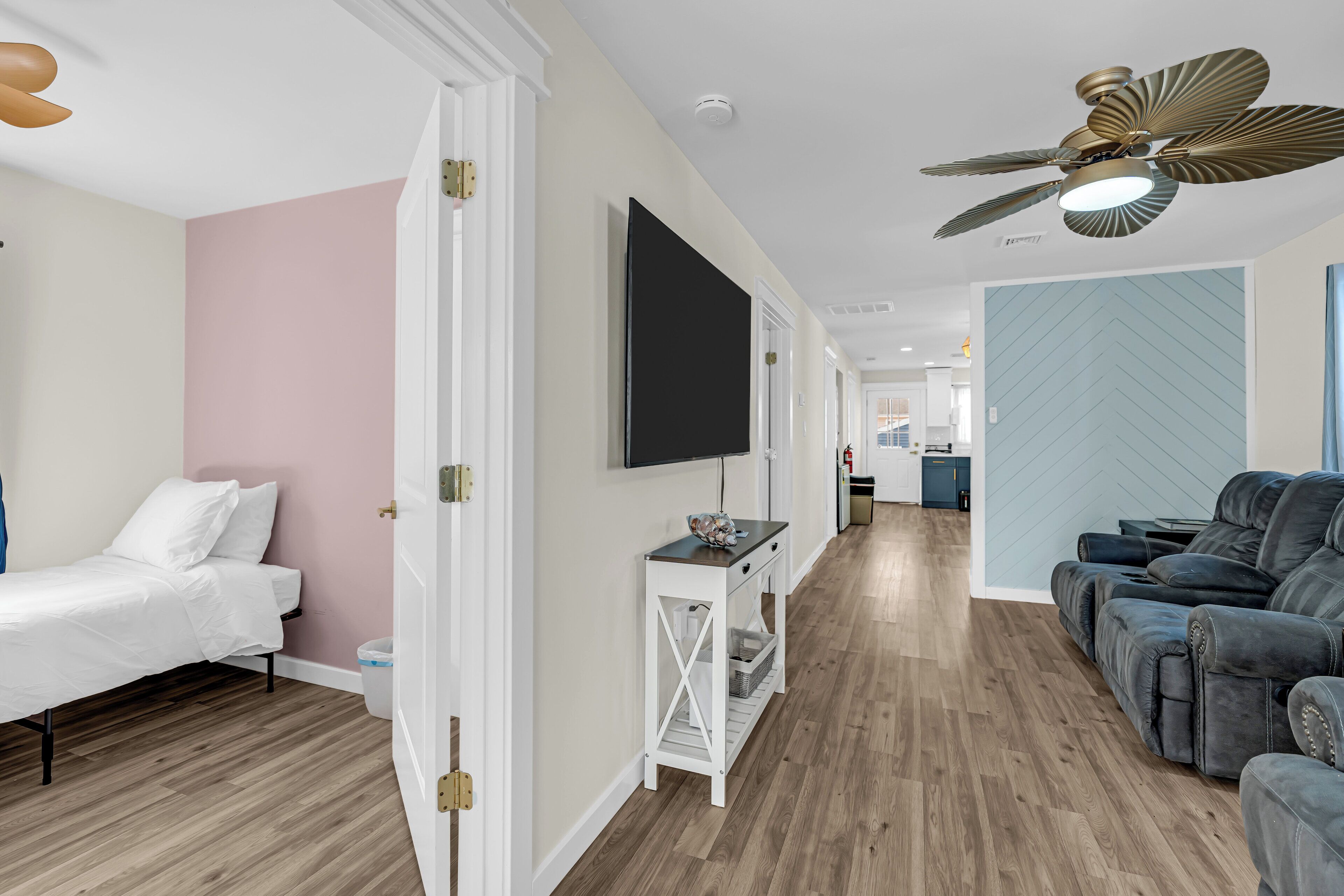 3 bedrooms, iron/ironing board, free WiFi, bed sheets