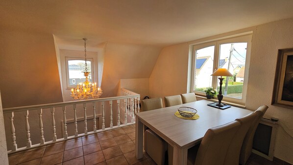 Shared Dormitory, 1 Bedroom | Dining room