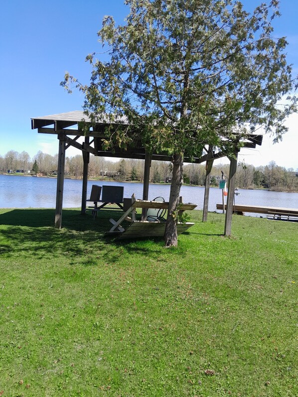 Property grounds - Birch- 3 Bdr Cabin (NORLAND,Kawartha Lakes)