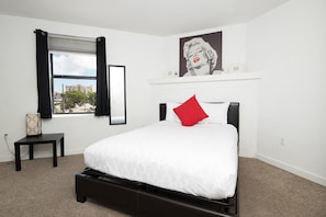 1 bedroom, iron/ironing board, WiFi, bed sheets - Cozy 1 Brm 30 Day Rental Apartments with Wifi and Parking in the Heart of Miami! (Miami)