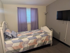 3 chambres, fer et planche à repasser, Wi-Fi, draps fournis