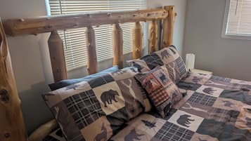 3 bedrooms, iron/ironing board, WiFi, bed sheets