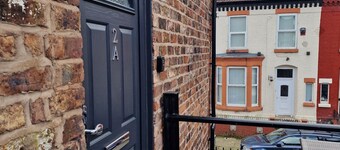 Anfield View Escape – Private Ensuite Room Near Stadium & Shops