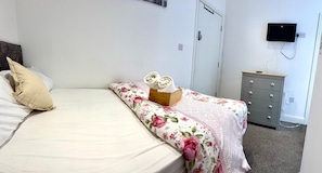 1 Schlafzimmer, Schreibtisch, Bügeleisen/Bügelbrett, kostenloses WLAN