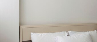 Minimalist Comfort Modern Stay & Cozy Vibes