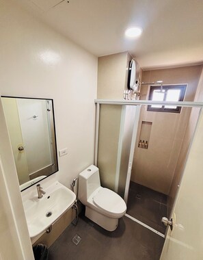 Condo, 1 phòng ngủ, ban công | Phòng tắm