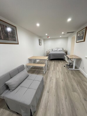 Internet, bed sheets - Inlaw Studio in Outer Mission/Cayuga Terrace Home (San Francisco)
