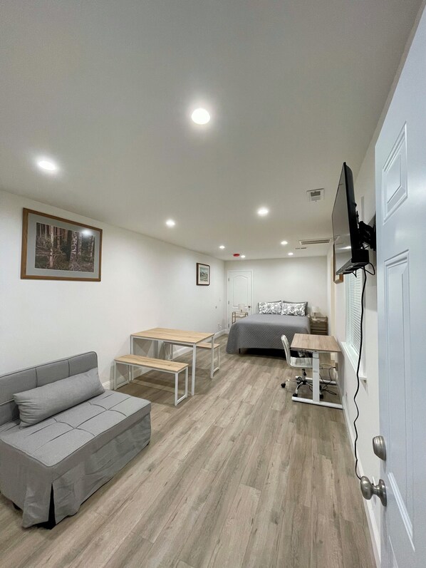 Internet, bed sheets