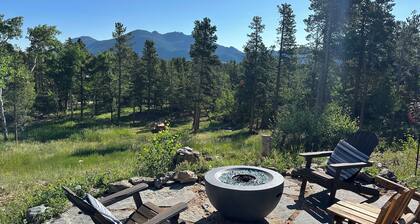 The Outlook-Golden Gate Canyon, Black Hawk
3BR/2BA mountain home sleeps 6 guests
