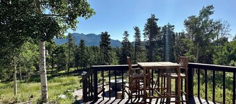 The Outlook-Golden Gate Canyon, Black Hawk
3BR/2BA mountain home sleeps 6 guests