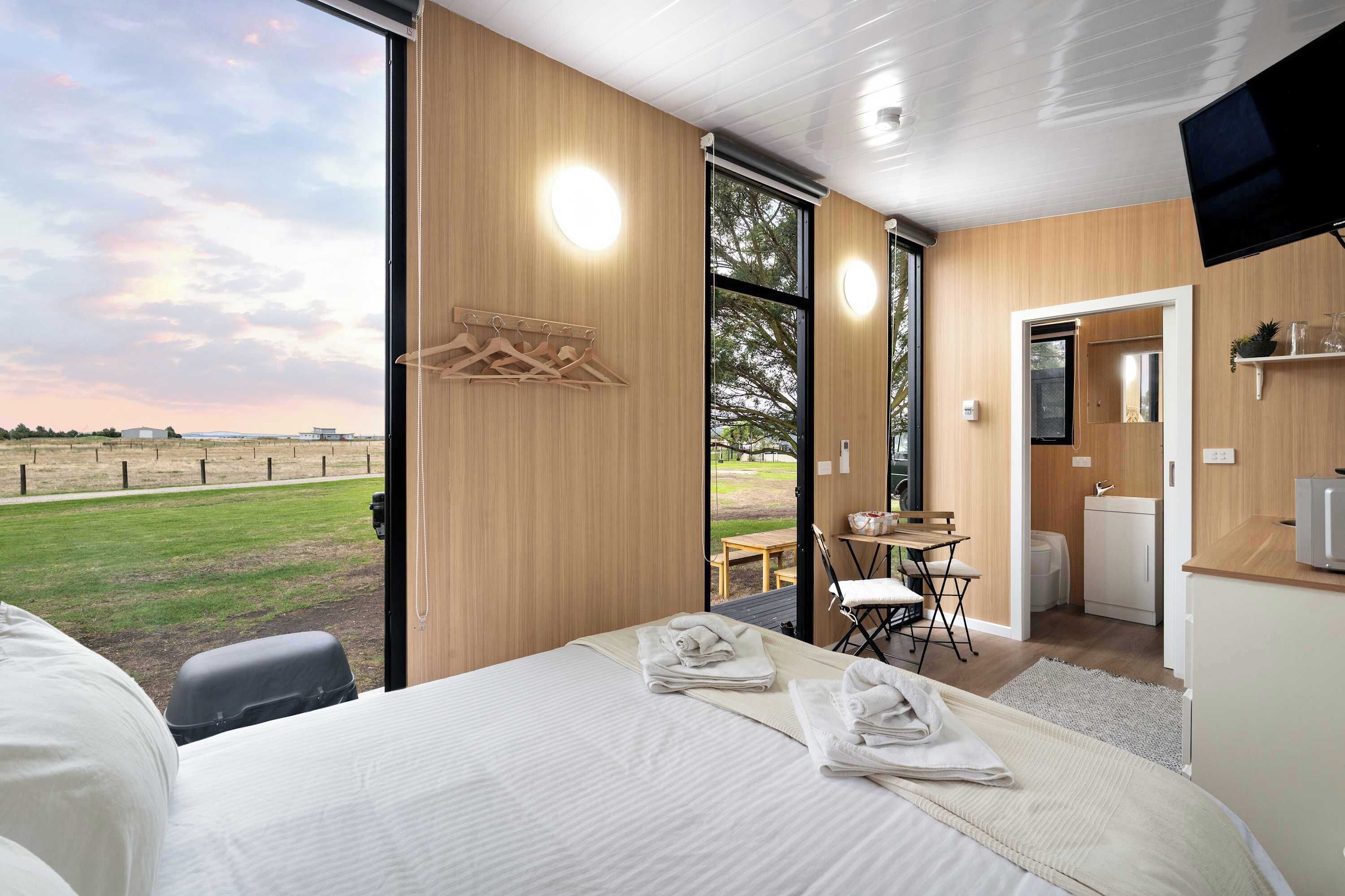 1 camera, Wi-Fi, lenzuola