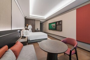 Habitación doble de lujo | Cortinas blackout, insonorización y tabla de planchar con plancha 