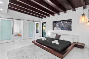 4 bedrooms, iron/ironing board, WiFi, bed sheets - Casa Elite | New Construction Villa | Top Location | Jacuzzi (Miami)