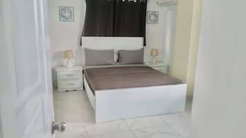 2 bedrooms, iron/ironing board, internet, bed sheets