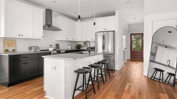 Fridge, microwave, dishwasher, coffee/tea maker