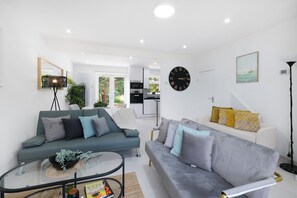 Basic House | Living area