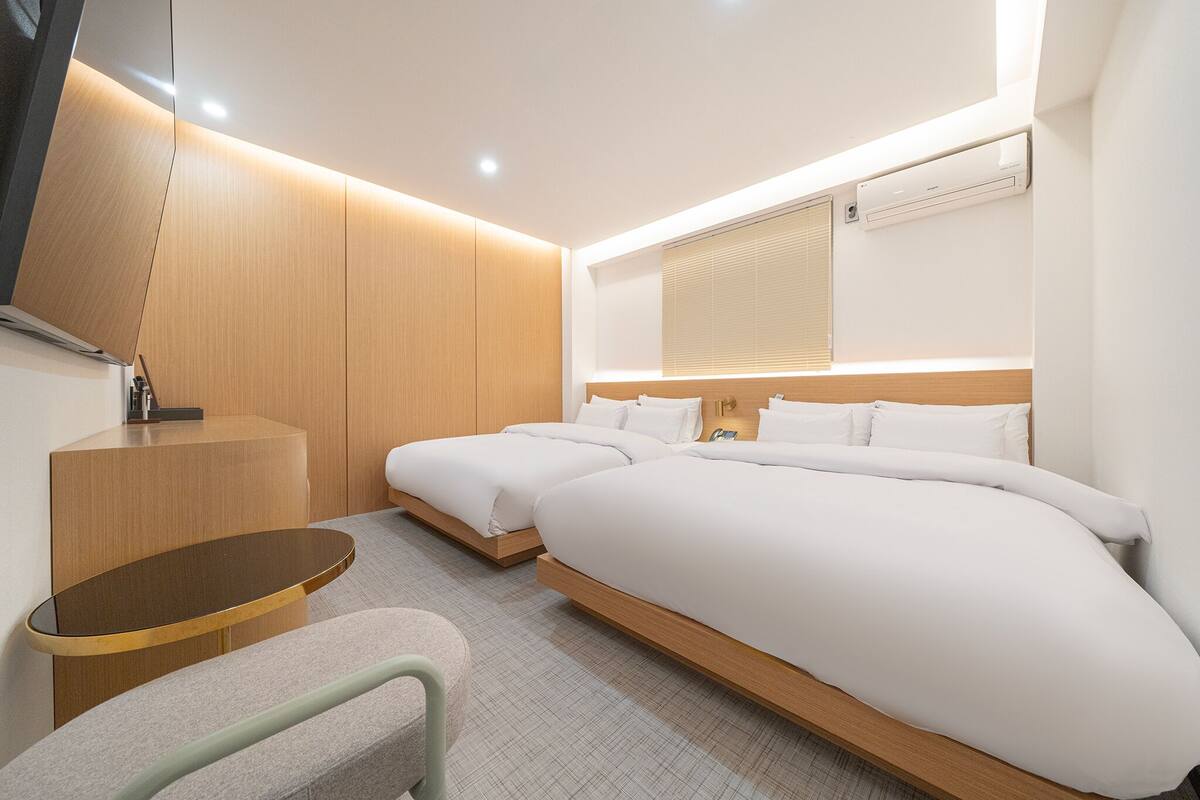 Family Twin Room | Free WiFi