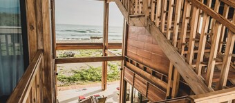 อิทาคา อีโคลอดจ์ โฮม  