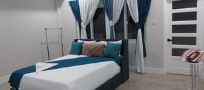 1 slaapkamer, een strijkplank/strijkijzer, wifi, beddengoed