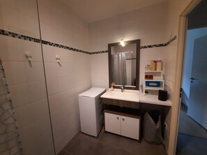 Hårtørrer, håndklæder, Toiletpapir