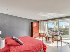 4 chambres, fer et planche à repasser, accès Internet
