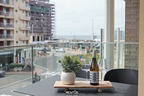 Outdoor dining - Newport 2 - luxury apartment near the sea (Nieuwpoort)