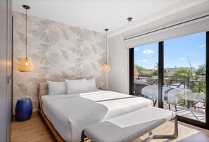 3 Schlafzimmer, Schreibtisch, Bügeleisen/Bügelbrett, Reisekinderbett