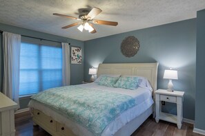 5 bedrooms, desk, iron/ironing board, travel cot