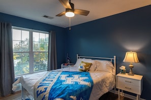 5 bedrooms, desk, iron/ironing board, travel cot