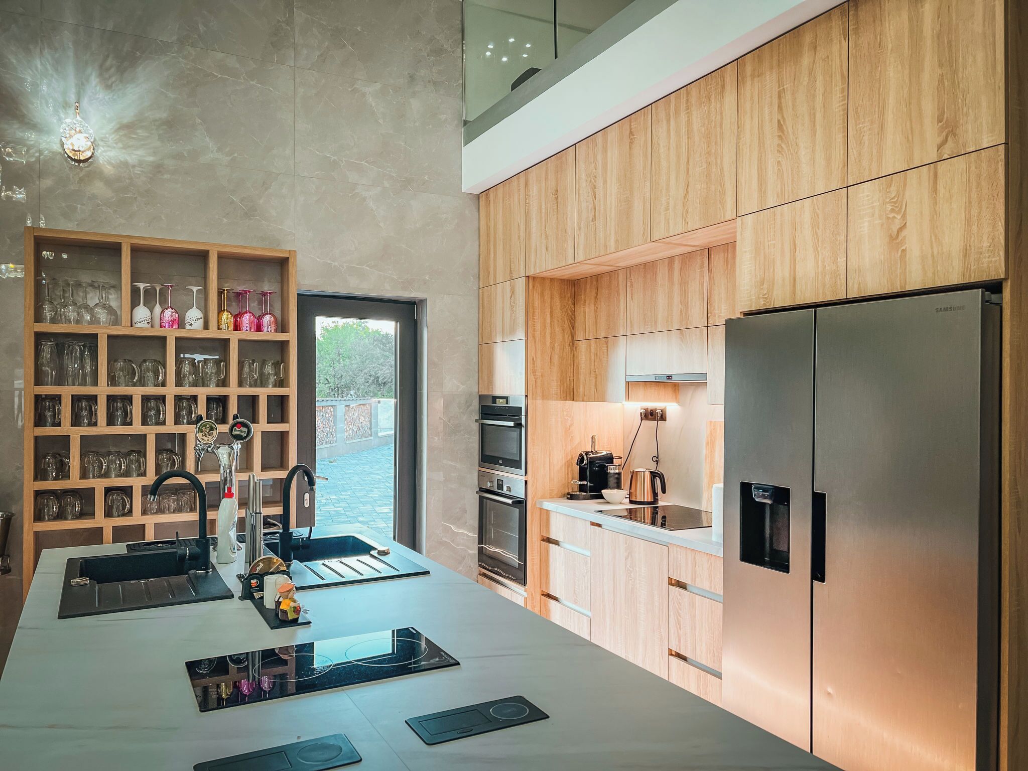 Kühlschrank, Mikrowelle, Ofen, Geschirrspüler