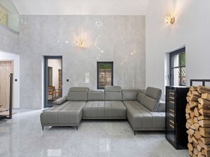 Televisie en een open haard