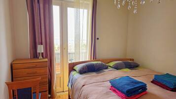 1 bedroom, internet, bed sheets