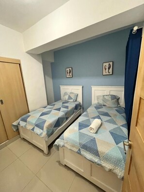 2 bedrooms, iron/ironing board, Internet, bed sheets - Modern Beach Apartment Pool Balcony – 4min Walk to Boca Chica Beach (Boca Chica)