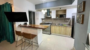 Fridge, microwave, oven, stovetop